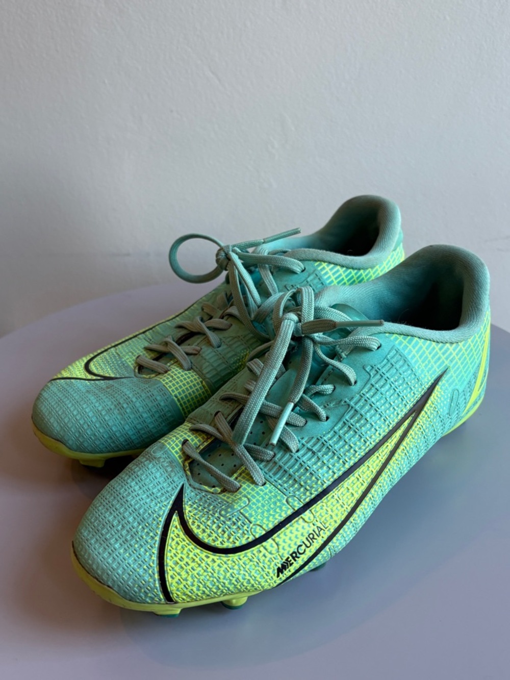 Nike Mercurial Vapor Soccer Cleats, Youth Size 2.5, Dynamic Turquoise/ Lime Glow - Picture 1 of 7
